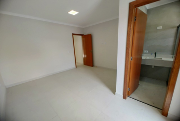 Belo Sobrado novo à Venda no Bairro do Parque Maria Domitila na Rua Antônio Félix Pacheco 316,