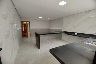 Belo Sobrado novo à Venda no Bairro do Parque Maria Domitila na Rua Antônio Félix Pacheco 316,