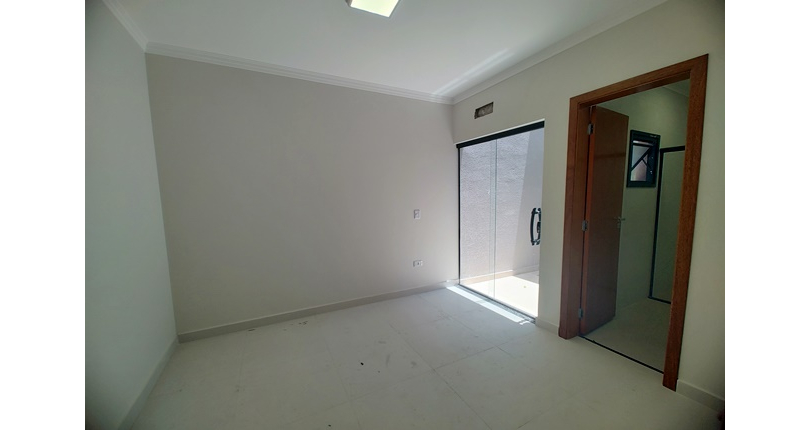 Belo Sobrado novo à Venda no Bairro do Parque Maria Domitila na Rua Antônio Félix Pacheco 316,