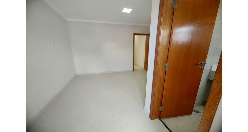 Belo Sobrado novo à Venda no Bairro do Parque Maria Domitila na Rua Antônio Félix Pacheco 316,