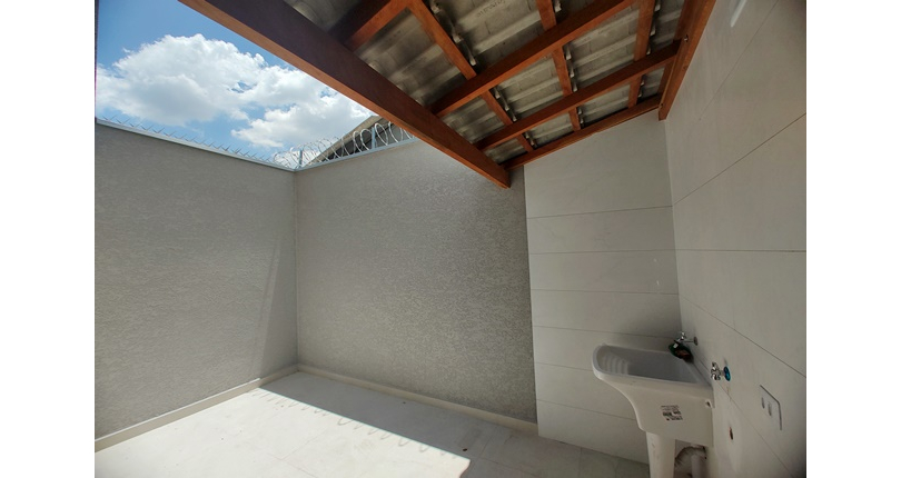 Belo Sobrado novo à Venda no Bairro do Parque Maria Domitila na Rua Antônio Félix Pacheco 316,