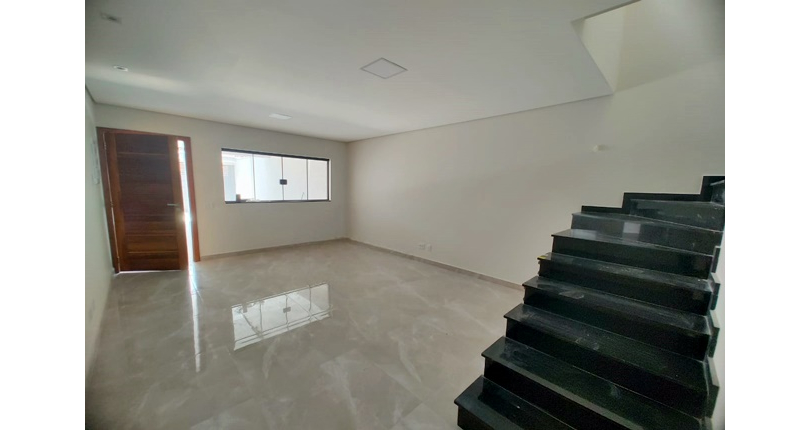 Belo Sobrado novo à Venda no Bairro do Parque Maria Domitila na Rua Antônio Félix Pacheco 316