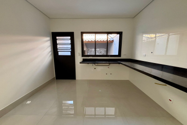 Lindo Sobrado Novo à venda Bairro do Parque São Domingos na Avenida General Charles de Gaulle 194,