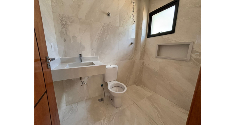 Lindo Sobrado Novo à venda Bairro do Parque São Domingos na Avenida General Charles de Gaulle 194,