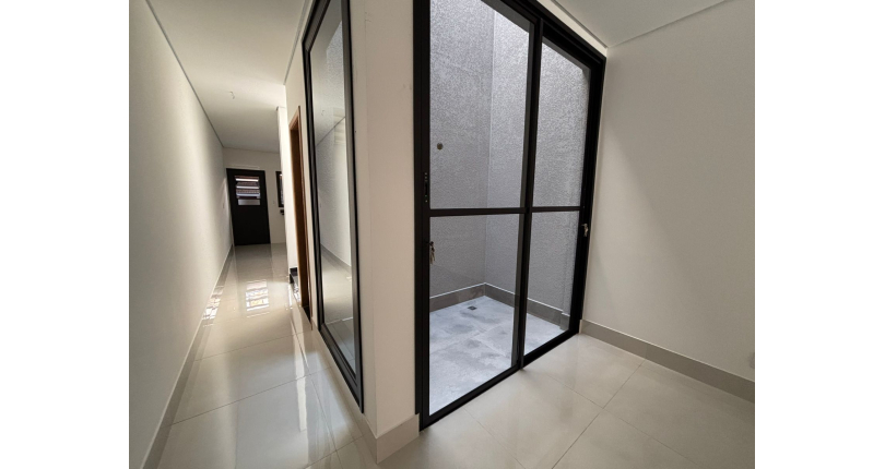 Lindo Sobrado Novo à venda Bairro do Parque São Domingos na Avenida General Charles de Gaulle 194,