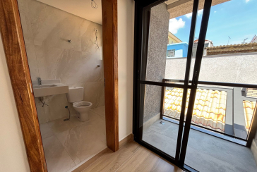 Lindo Sobrado Novo à venda Bairro do Parque São Domingos na Avenida General Charles de Gaulle 195,