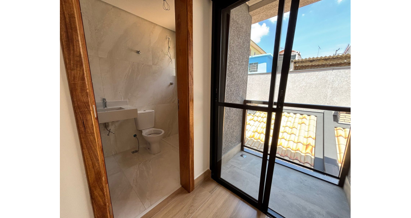 Lindo Sobrado Novo à venda Bairro do Parque São Domingos na Avenida General Charles de Gaulle 195,