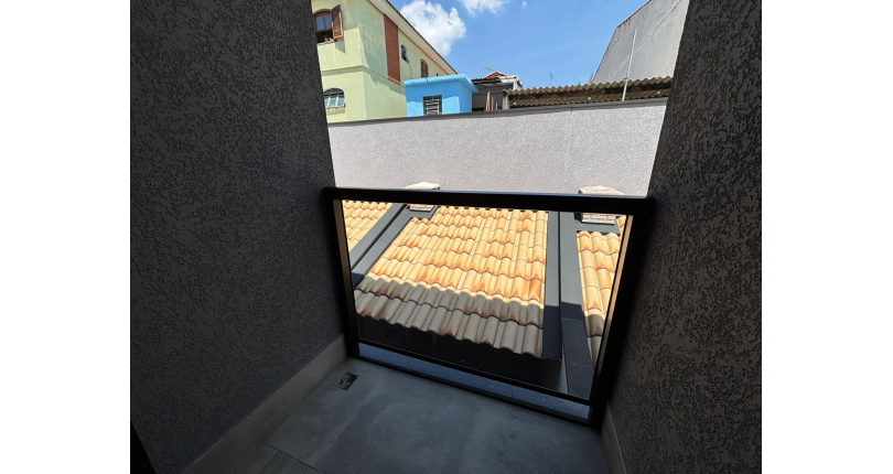 Lindo Sobrado Novo à venda Bairro do Parque São Domingos na Avenida General Charles de Gaulle 195,