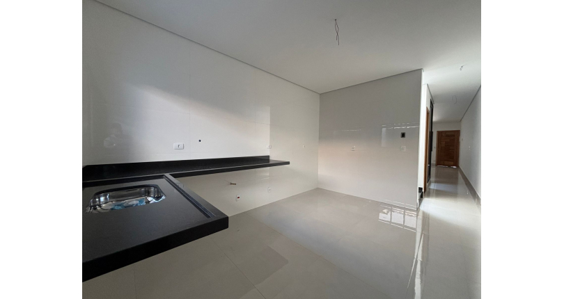 Lindo Sobrado Novo à venda Bairro do Parque São Domingos na Avenida General Charles de Gaulle 195,