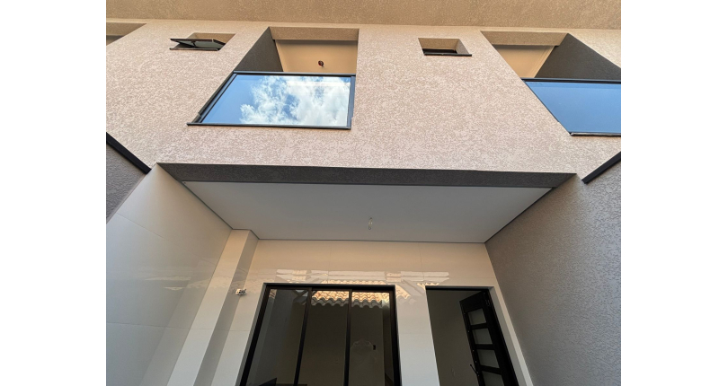 Lindo Sobrado Novo à venda Bairro do Parque São Domingos na Avenida General Charles de Gaulle 195,