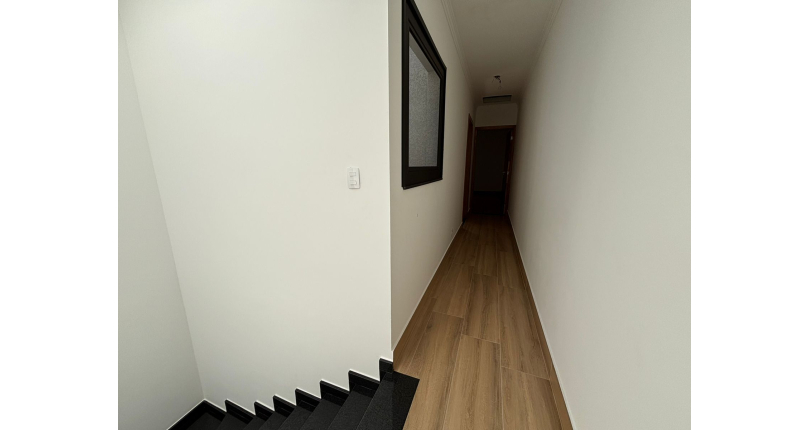 Lindo Sobrado Novo à venda Bairro do Parque São Domingos na Avenida General Charles de Gaulle 195,