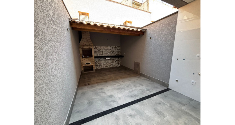 Lindo Sobrado Novo à venda Bairro do Parque São Domingos na Avenida General Charles de Gaulle 195,