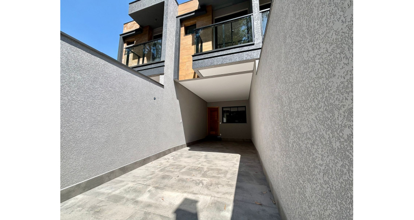 Lindo Sobrado Novo à venda Bairro do Parque São Domingos na Avenida General Charles de Gaulle 195,