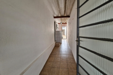 Casa para renda à venda no Bairro do Jardim Santo Elias na Rua Almério de Albuquerque Melo