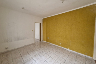 Casa para renda à venda no Bairro do Jardim Santo Elias na Rua Almério de Albuquerque Melo