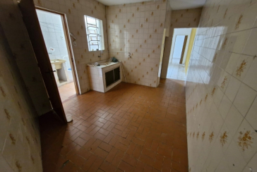 Casa para renda à venda no Bairro do Jardim Santo Elias na Rua Almério de Albuquerque Melo