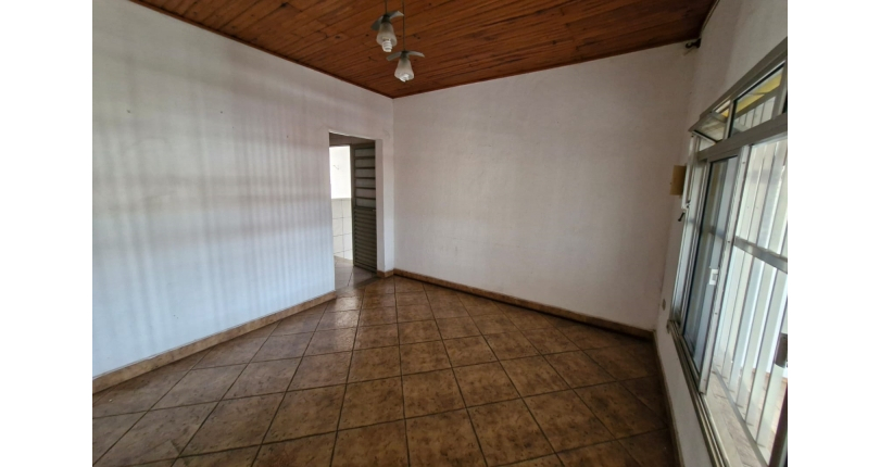 Casa para renda à venda no Bairro do Jardim Santo Elias na Rua Almério de Albuquerque Melo