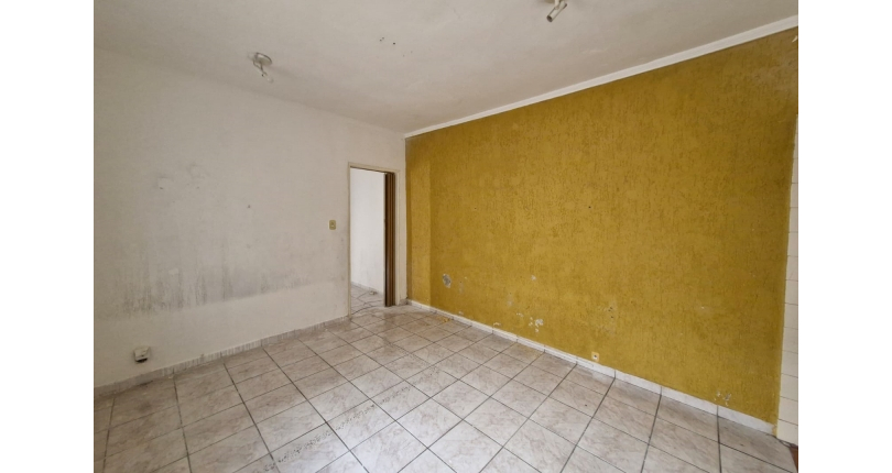 Casa para renda à venda no Bairro do Jardim Santo Elias na Rua Almério de Albuquerque Melo