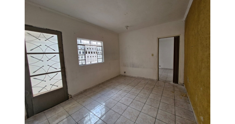 Casa para renda à venda no Bairro do Jardim Santo Elias na Rua Almério de Albuquerque Melo