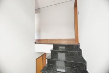 Lindo Sobrado Novo à Venda no Bairro do Parque São Domingos na Rua Martins Teotônio 64