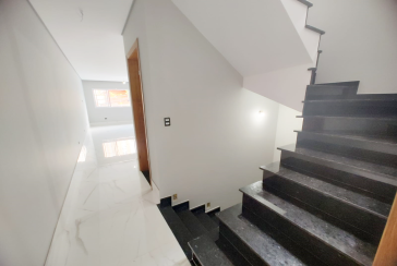 Lindo Sobrado Novo à Venda no Bairro do Parque São Domingos na Rua Martins Teotônio 64