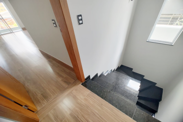 Lindo Sobrado Novo à Venda no Bairro do Parque São Domingos na Rua Martins Teotônio 64