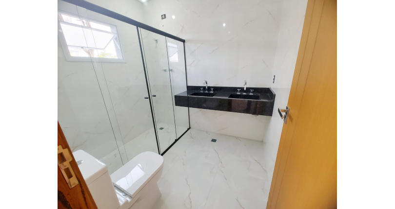 Lindo Sobrado Novo à Venda no Bairro do Parque São Domingos na Rua Martins Teotônio 64