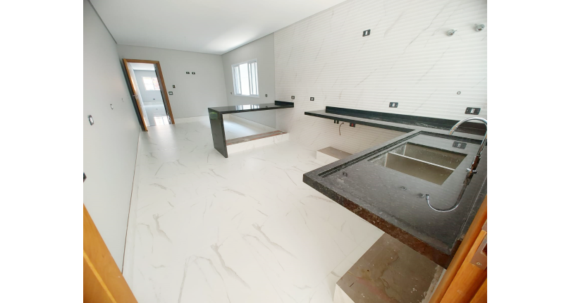 Lindo Sobrado Novo à Venda no Bairro do Parque São Domingos na Rua Martins Teotônio 64