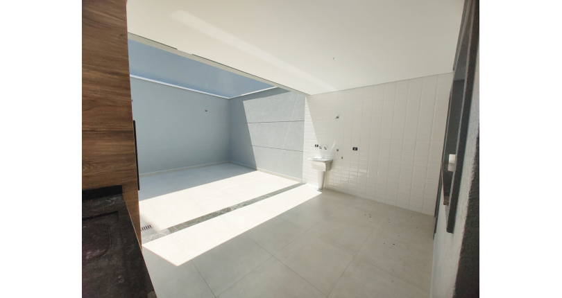 Lindo Sobrado Novo à Venda no Bairro do Parque São Domingos na Rua Martins Teotônio 64