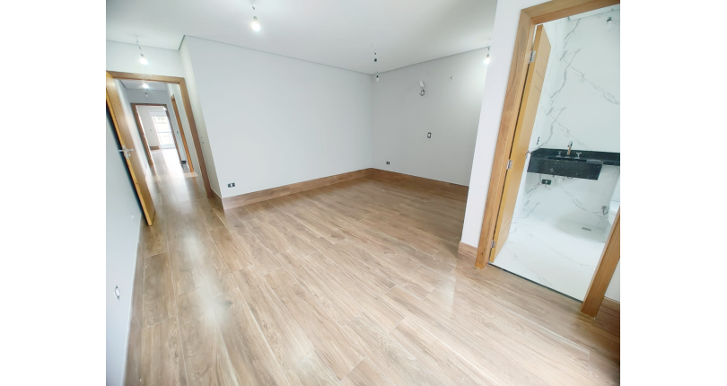 Lindo Sobrado Novo à Venda no Bairro do Parque São Domingos na Rua Martins Teotônio 64