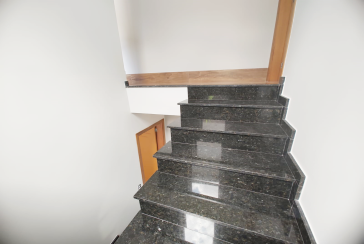 Lindo Sobrado Novo à Venda no Bairro do Parque São Domingos na Rua Martins Teotônio 82