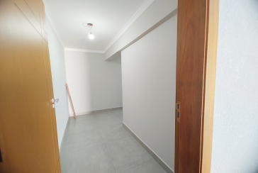 Lindo Sobrado Novo à Venda no Bairro do Parque São Domingos na Rua Martins Teotônio 82