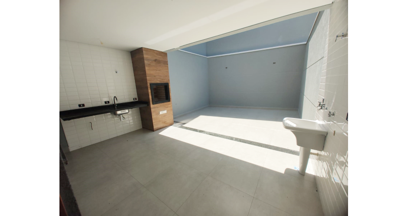 Lindo Sobrado Novo à Venda no Bairro do Parque São Domingos na Rua Martins Teotônio 82