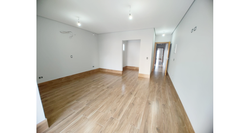 Lindo Sobrado Novo à Venda no Bairro do Parque São Domingos na Rua Martins Teotônio 82