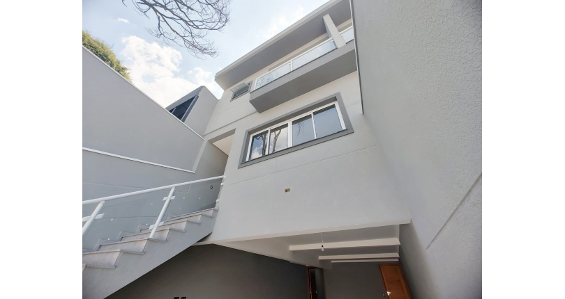 Lindo Sobrado Novo à Venda no Bairro do Parque São Domingos na Rua Martins Teotônio 82