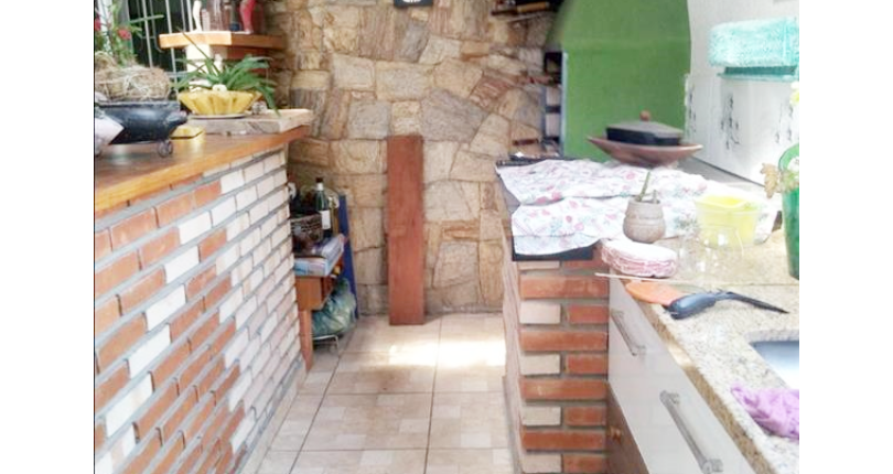  Sobrado à venda no Bairro do Jardim Regina na Rua Engenheiro Marcílio Cardoso 