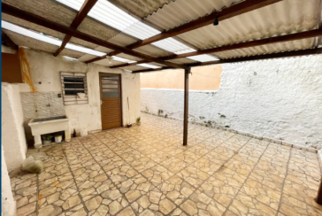 Casa à venda no Bairro do Moinho Velho na Rua Ângelo Oriente,