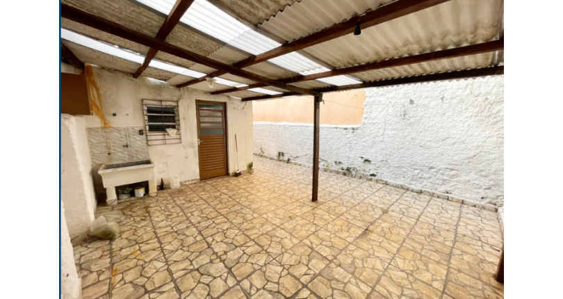 Casa à venda no Bairro do Moinho Velho na Rua Ângelo Oriente,