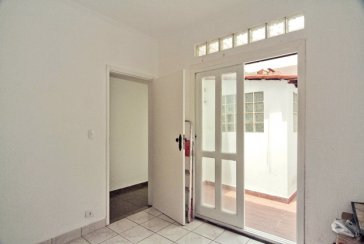 Sobrado à venda no Bairro do Parque São Domingos na Rua Dona Herminda Borba Attuy