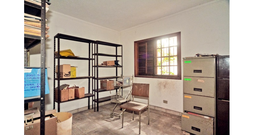 Sobrado à venda no Bairro do Parque São Domingos na Rua Dona Herminda Borba Attuy