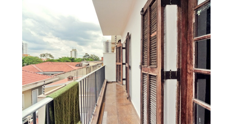 Sobrado à venda no Bairro do Parque São Domingos na Rua Dona Herminda Borba Attuy