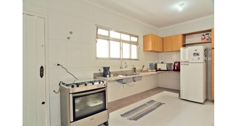 Sobrado à venda no Bairro do Parque São Domingos na Rua Dona Herminda Borba Attuy