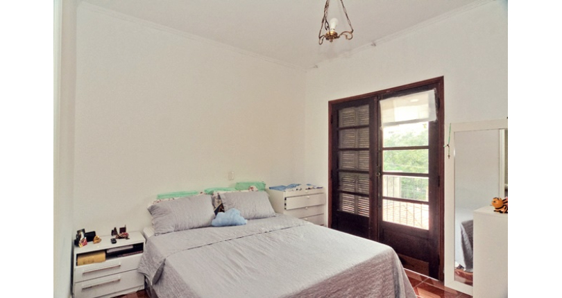 Sobrado à venda no Bairro do Parque São Domingos na Rua Dona Herminda Borba Attuy