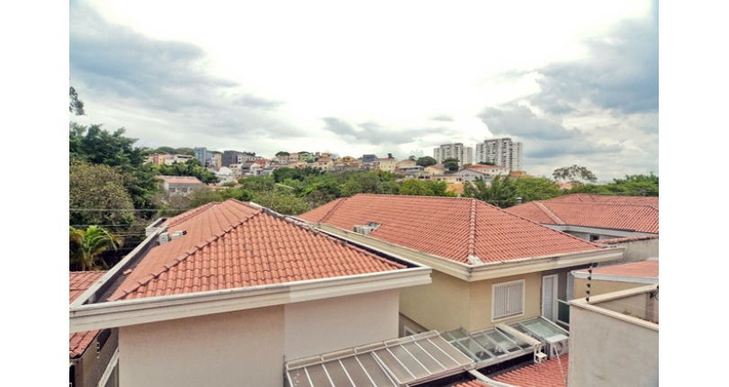 Sobrado à venda no Bairro do Parque São Domingos na Rua Dona Herminda Borba Attuy