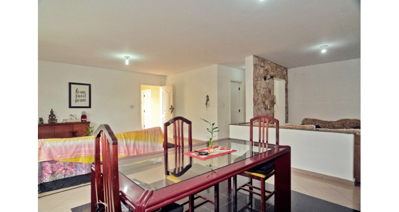 Sobrado à venda no Bairro do Parque São Domingos na Rua Dona Herminda Borba Attuy