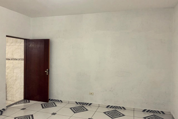 Casa à venda no Bairro do Jardim Mutinga na Rua Gustavo de Lacerda