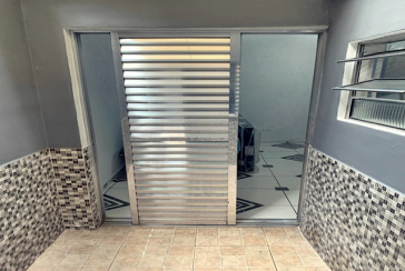 Casa à venda no Bairro do Jardim Mutinga na Rua Gustavo de Lacerda