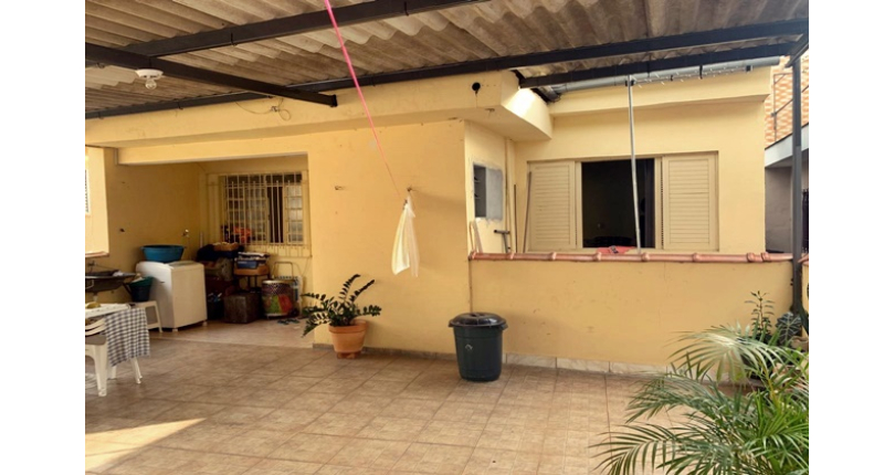 Casa à venda no Bairro do Jardim Mutinga na Rua Gustavo de Lacerda