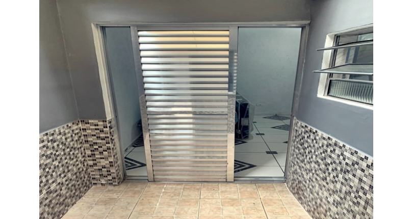 Casa à venda no Bairro do Jardim Mutinga na Rua Gustavo de Lacerda