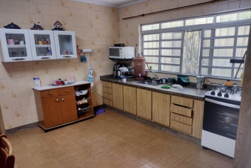 Excelente Sobrado à venda no Bairro do Jardim Mangalot na Rua General Lauro Cavalcanti de Farias